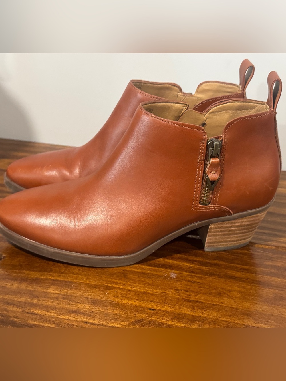 Women's Vionic Tan Leather Waterproof Ankle Booties with Side Zip